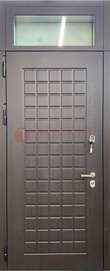 Темная железная дверь с МДФ и верхней фрамугой ДМ-337 в Коломне