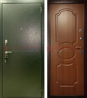 Зеленая железная дверь с порошковым напылением ДП-307 в Коломне