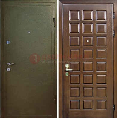 Зеленая входная дверь с порошковым окрасом ДП-64 в Ступино