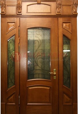 Парадная дверь со стеклянными вставками и ковкой ДПР-36 для дома в Коломне