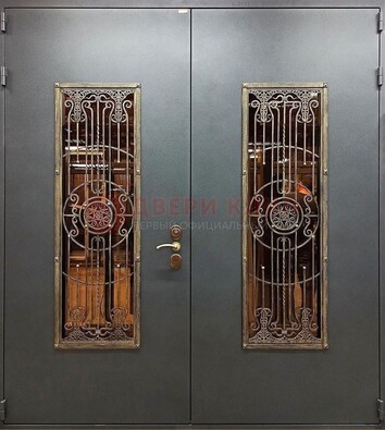 Входная металлическая парадная дверь со стеклом и ковкой ДПР-81 в Коломне