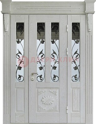 Входная парадная дверь со стеклом и ковкой в белом цвете ДПР-93 в Коломне