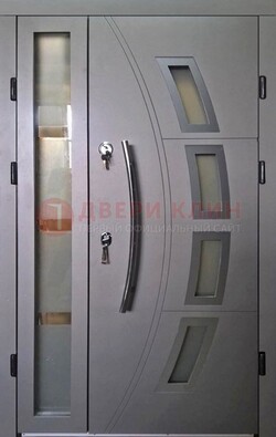 Серая железная дверь для дома со стеклом ДС-17 в Коломне