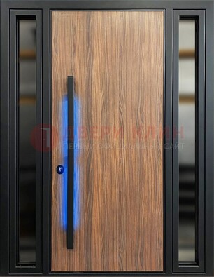 Коричневая металлическая дверь со стеклом ДС-69 в Коломне