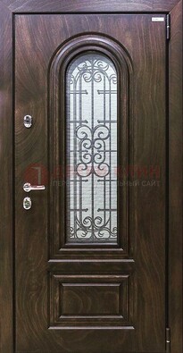 Темная филенчатая железная дверь со стеклом и ковкой ДСК-102 в Курске