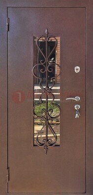 Коричневая железная дверь Порошок со стеклом и ковкой ДСК-219 в Казани