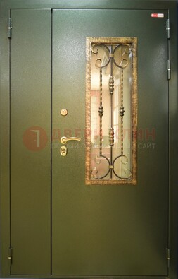 Стальная дверь со стеклом и ковкой ДСК-29 для квартиры в Курске