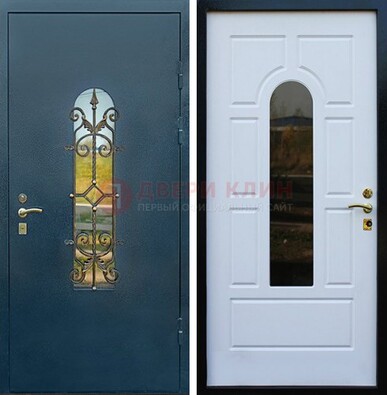 Входная дверь Дверь со стеклом и ковкой ДСК-71 для кирпичного дома в Казани