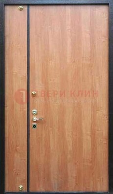 Светлая тамбурная дверь ДТМ-29 в Коломне