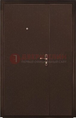 Коричневая входная металлическая тамбурная дверь ДТМ-9 в Коломне