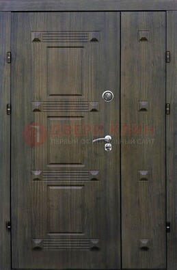 Железная двухстворчатая филенчатая дверь с виноритом ДВТ-143 в Коломне