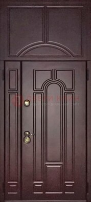 Коричневая железная дверь с виноритом и верхней фрамугой ДВТ-243 в Коломне